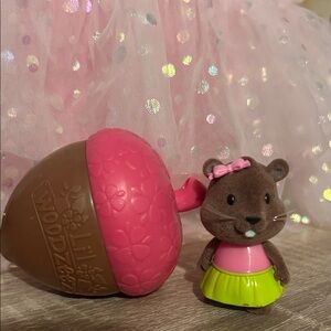 Li’l Woodzeez Brown and Pink Acorn Playset